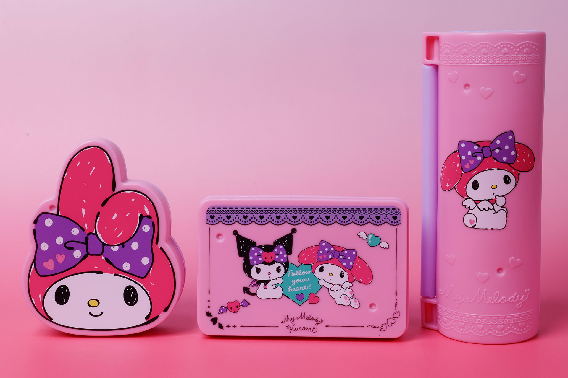 こちらが第1弾（10月20日～10月26日）のハッピーセット「マイメロディ・クロミ」に登場するおもちゃ。写真左から「マイメロディのステンシルセット」、「マイメロディ・クロミのレターセット」、「マイメロディ・クロミのマルチケース」