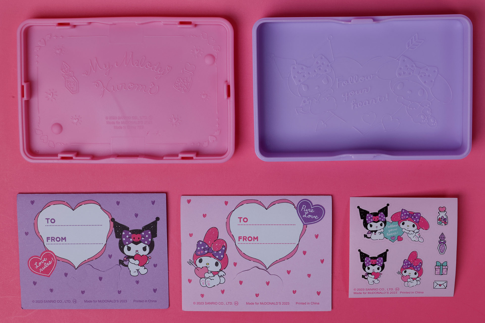 ケースの中を開けて中身を取り出したところ