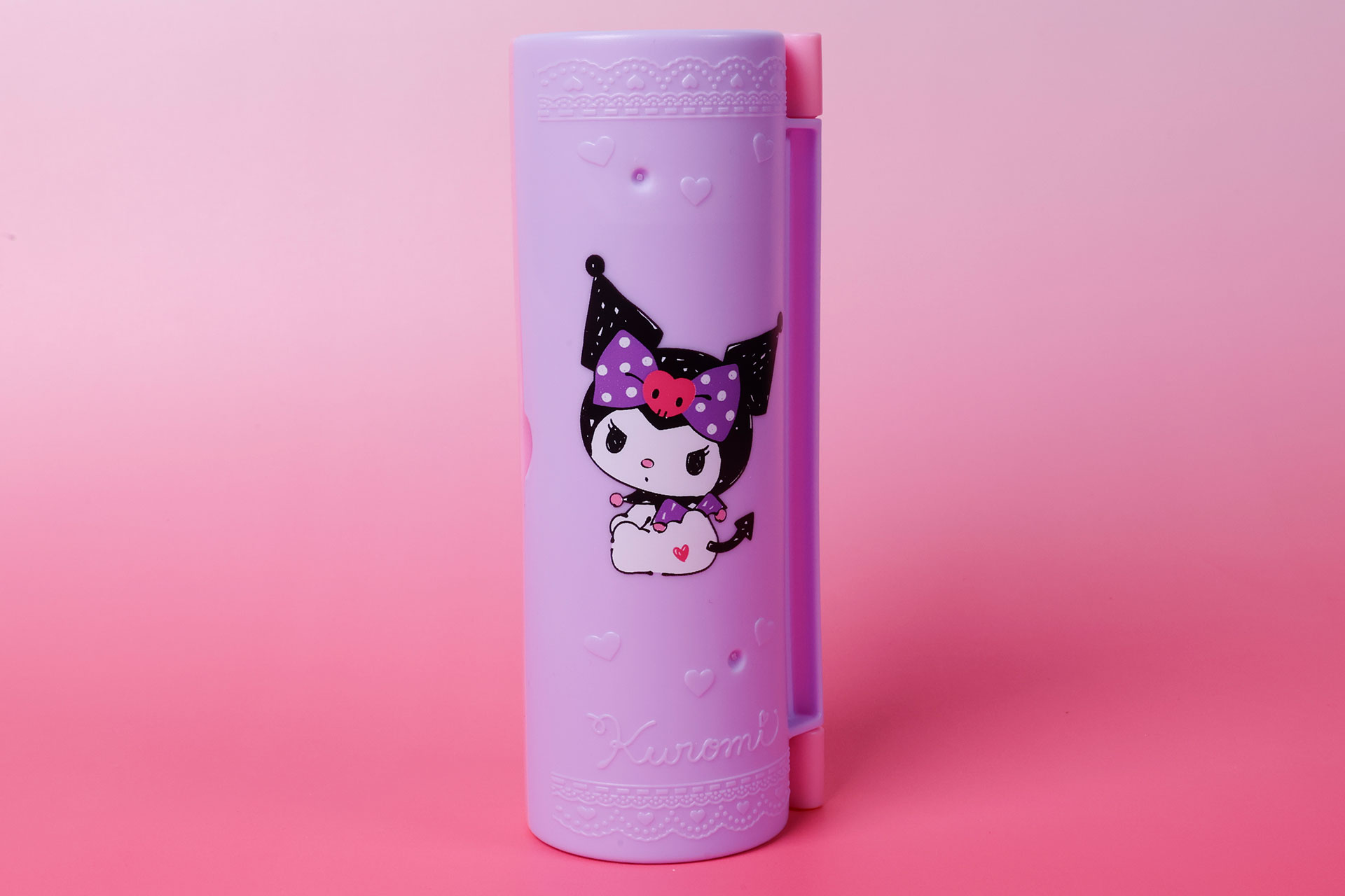 紫色の綿にはクロミが描かれている