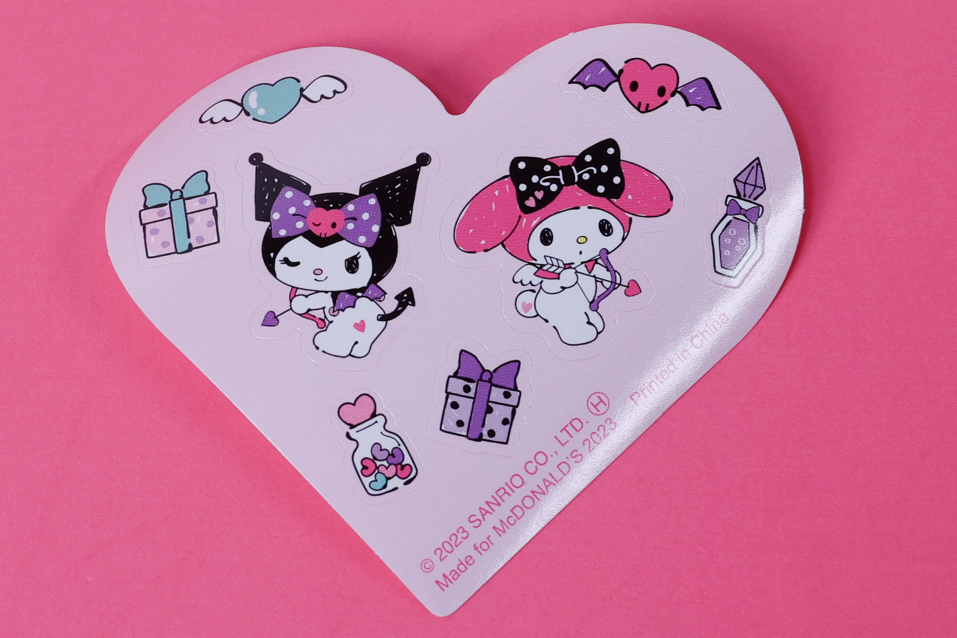 こちらはケースの中に入っているシール