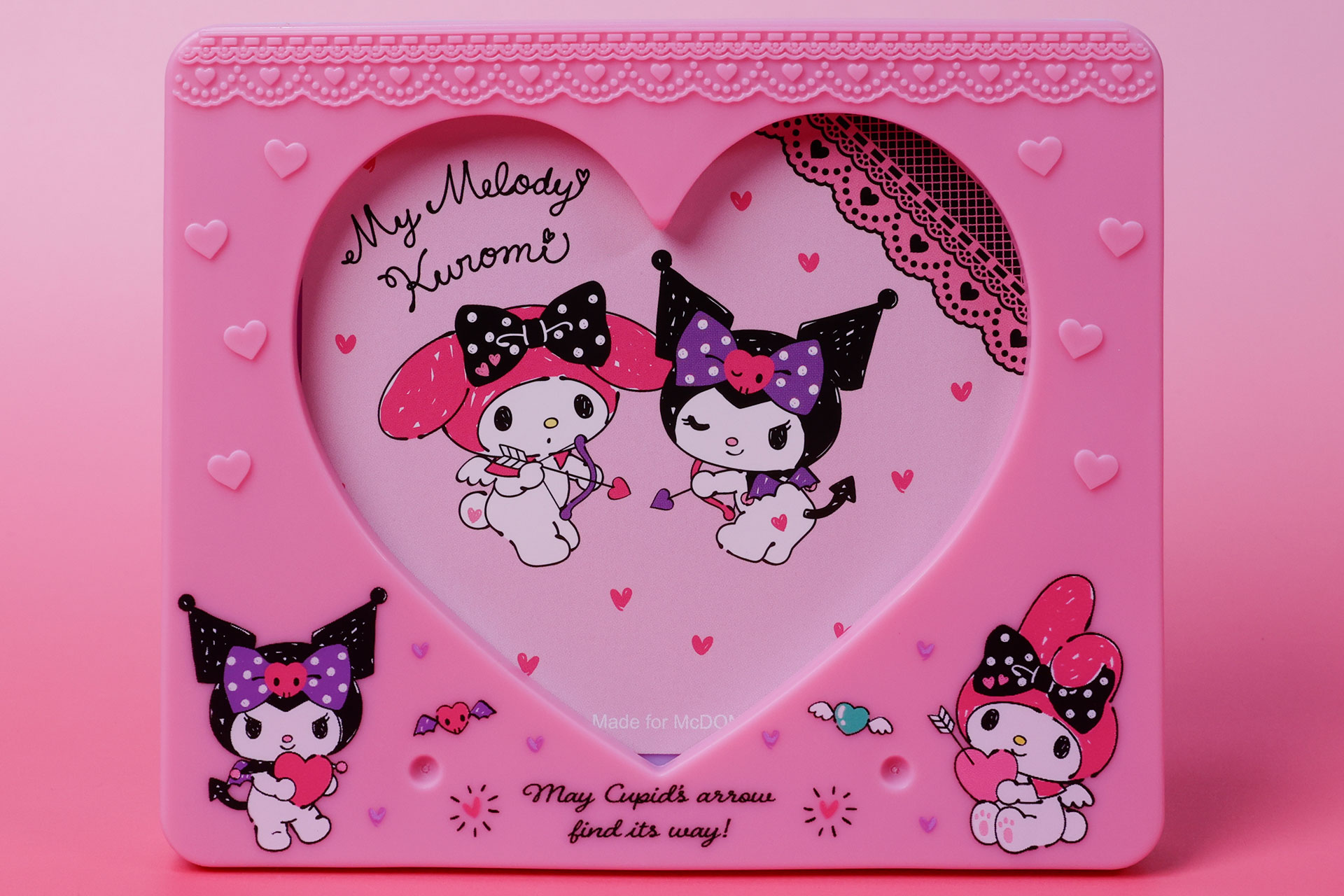 中央がハート型にくり抜かれている