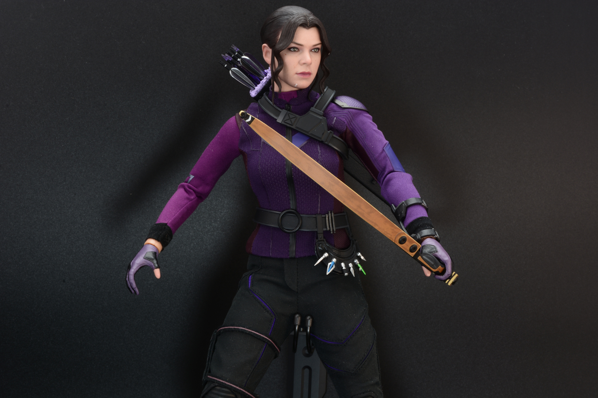 「テレビ・マスターピース 『ホークアイ』 ケイト・ビショップ」は、ヘイリー・スタインフェルドさん演じるケイトが目の前にいるかのような圧倒的なクオリティと実在感を感じさせるフィギュアだ