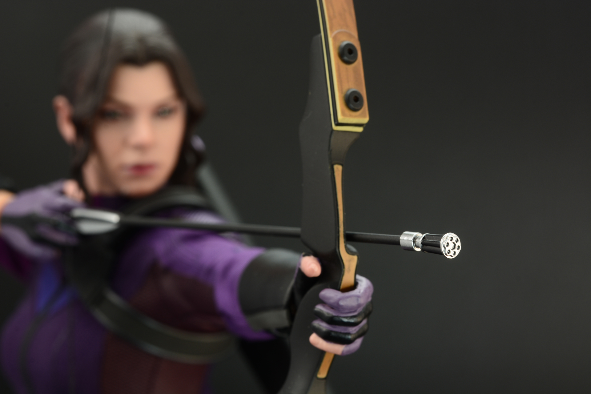 矢尻のアップ。どんな効果があるのか想像するのも「ケイト・ビショップ」ならではの楽しいところだ