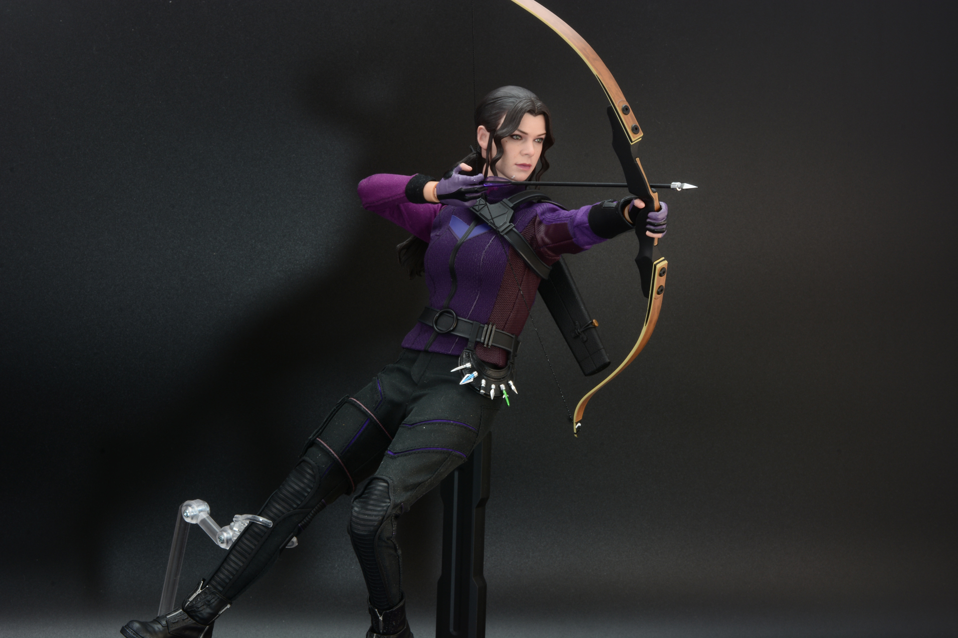 工夫すればアクションを意識したポーズも可能だが、素立ちが前提のフィギュアと言える