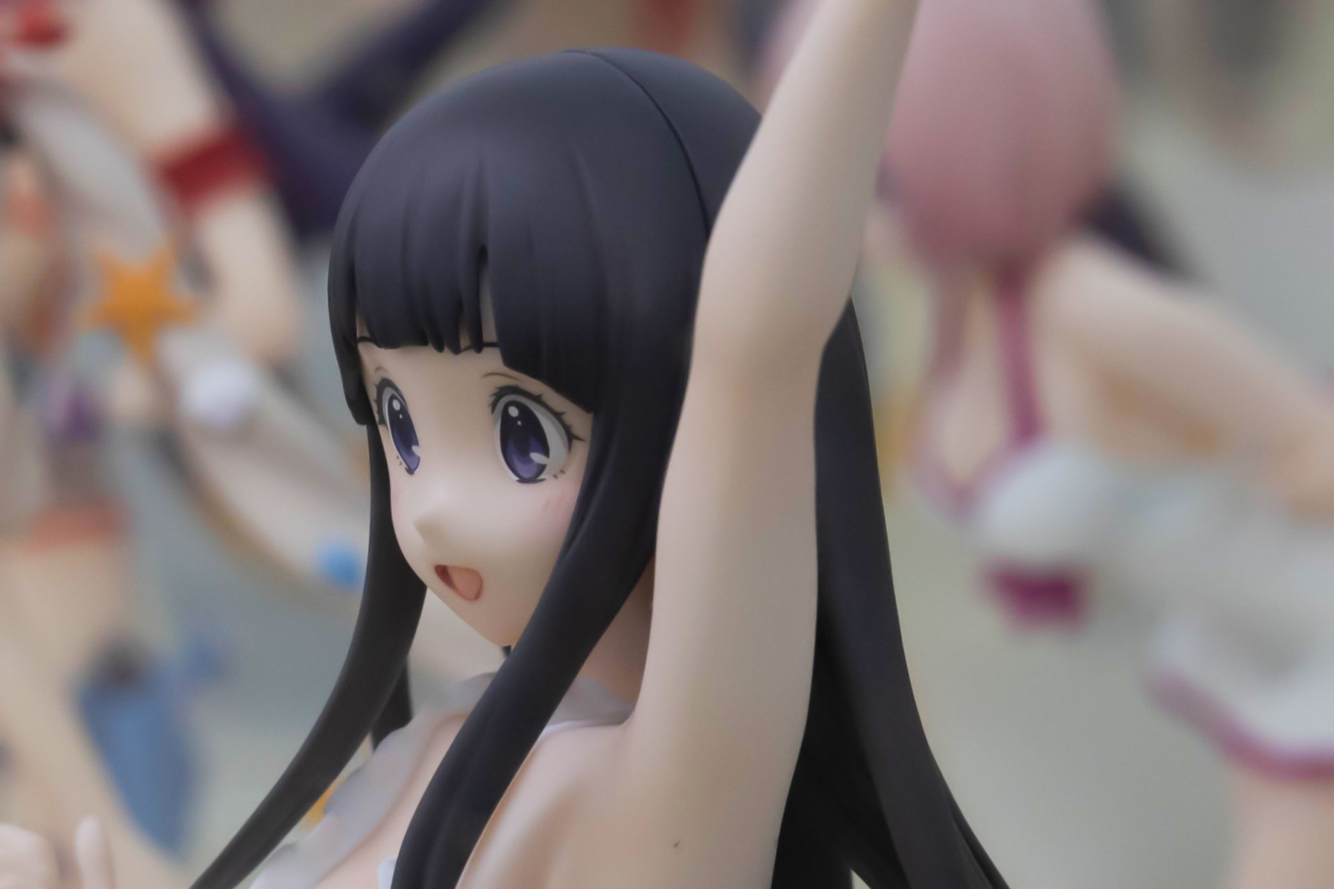 横から見ると少し幼く見える