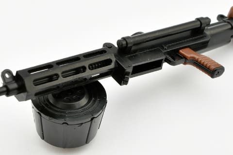 ストライクウィッチーズ ROAD to BERLIN」より芳佳たちが使用する機関