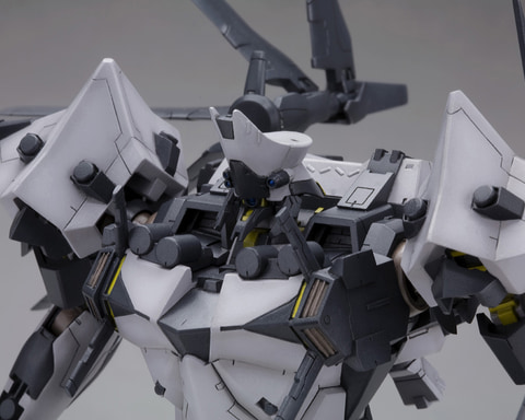 【完成品】アーマード・コア　アンビエント Amazon | 壽屋(KOTOBUKIYA) アーマード・コア BFF 063AN