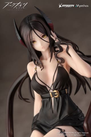 アークナイツ」より黒色のドレスを纏ったイネスのフィギュアが予約開始