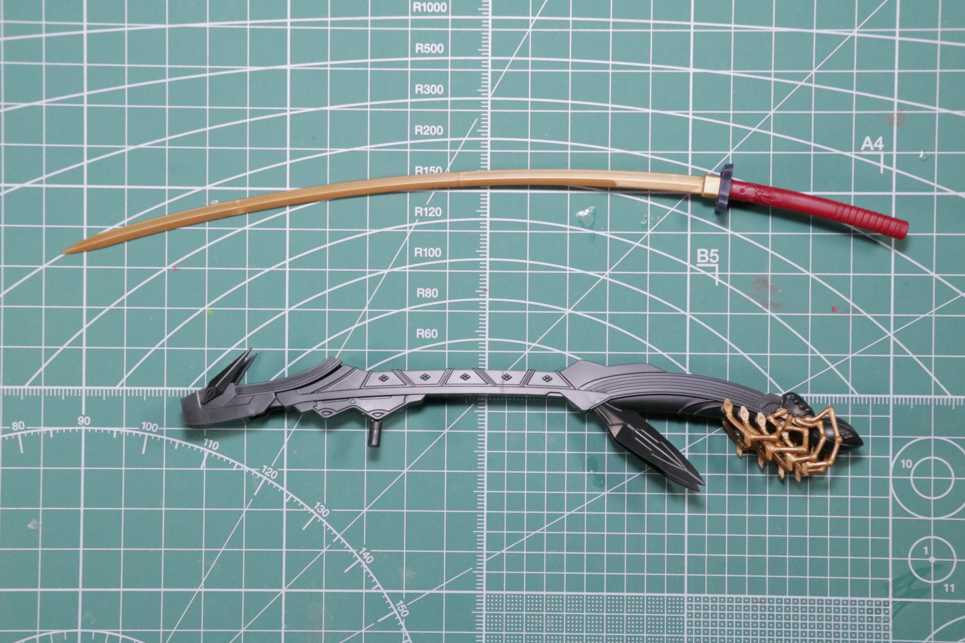 組み立て構造はシンプルながら、細かいモールドで惚れ惚れする造形美が表現されている