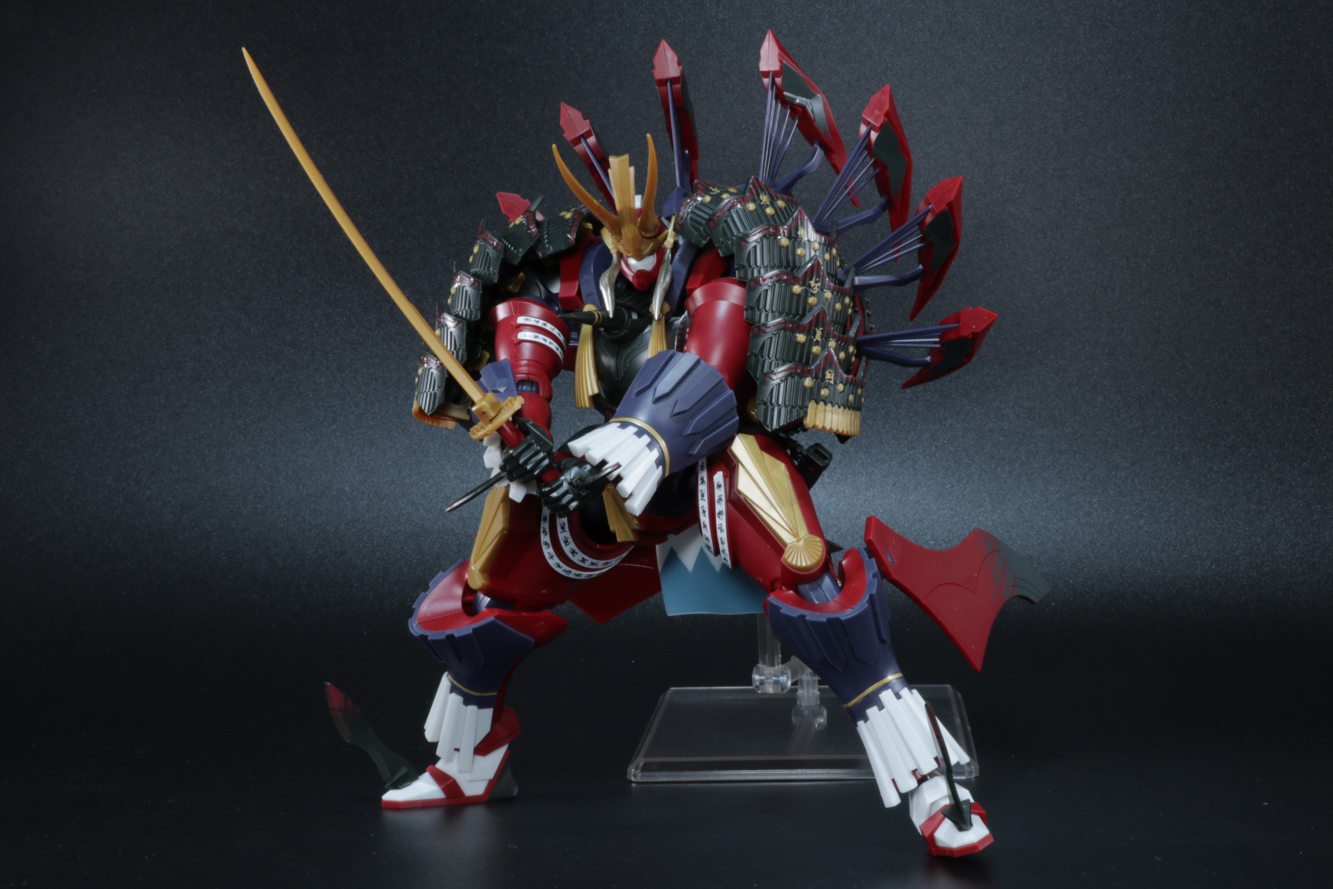 太刀を両手持ちに構えることが可能