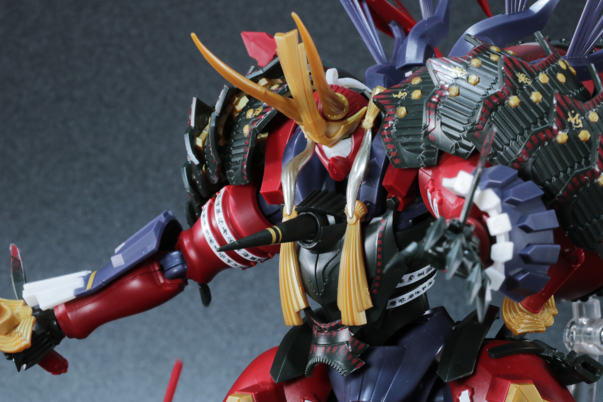 脇差を持たせた二刀流も楽しめる