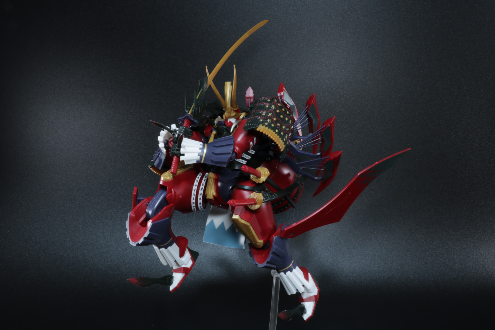 野太刀を振り下ろすアクション