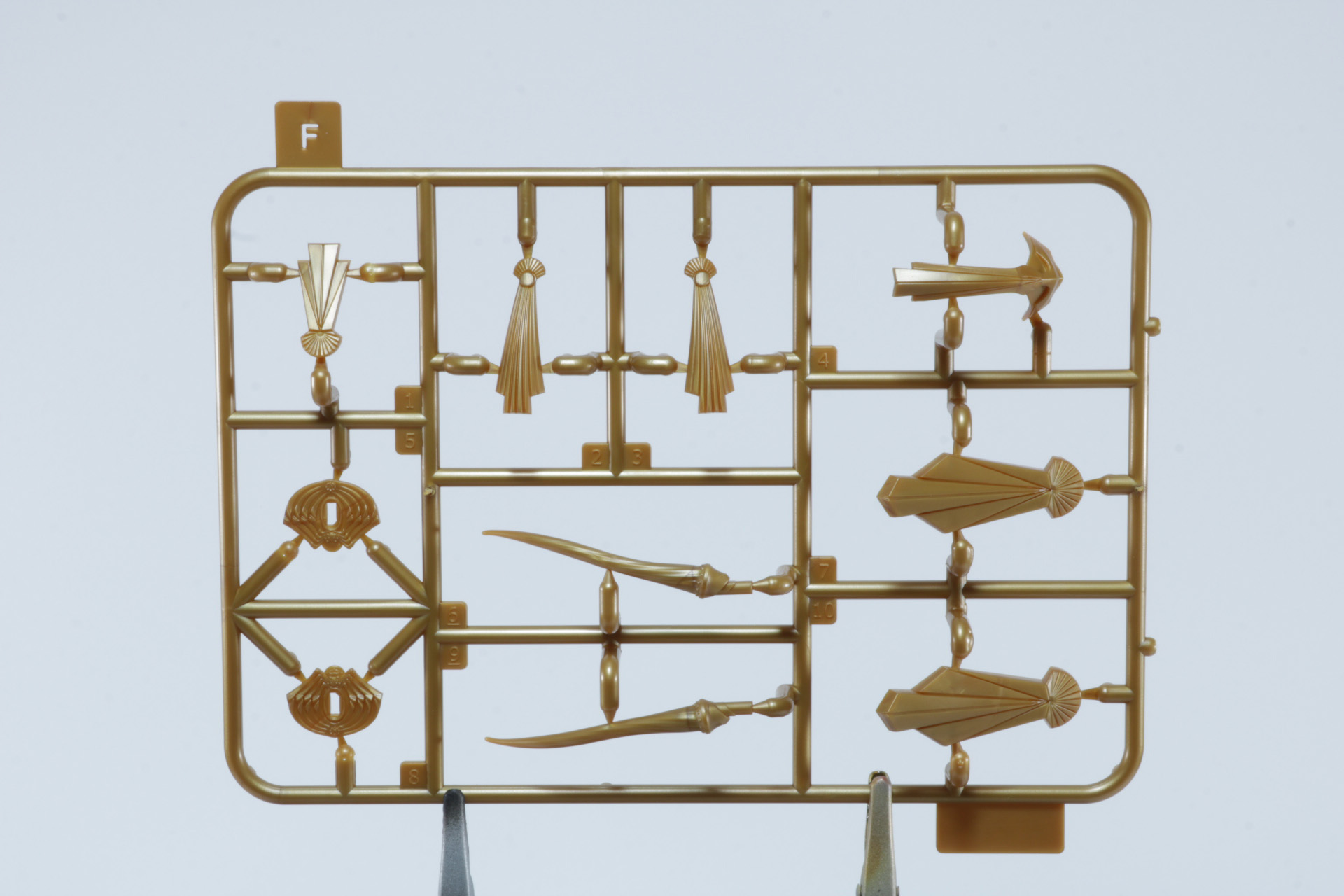 Hパーツは塗装済みパーツとなっている