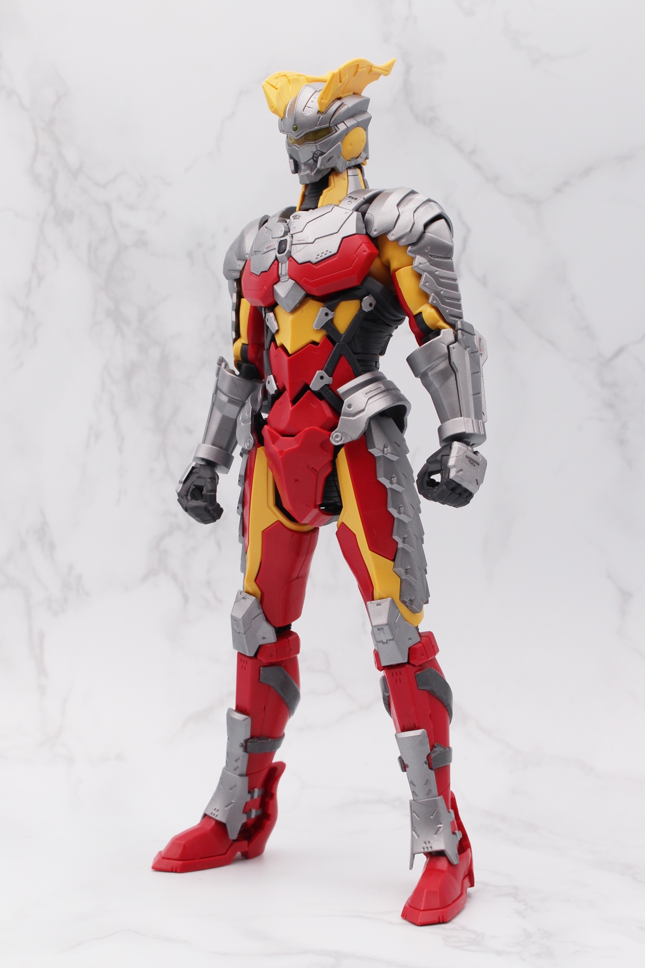 ULTRAMAN SUIT ZERO〈SC仕様〉。ノーマルの青い部分が黄色となって、パワフルさを感じさせる姿となった
