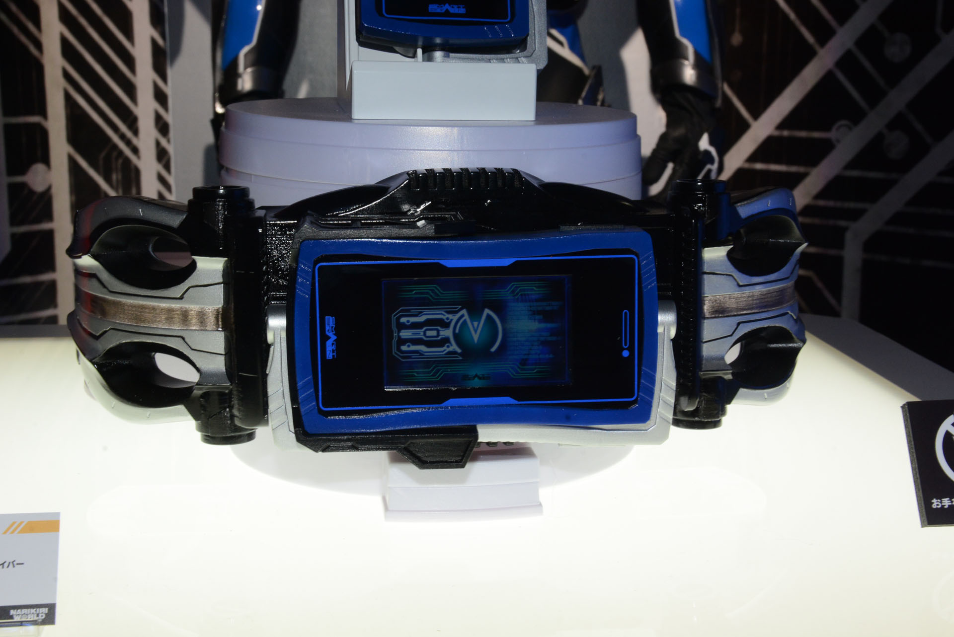 こちらもLEDで点灯する