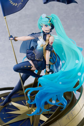 初音ミク」生誕15周年特別企画で「STAR」をテーマにした衣装の
