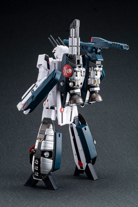 マクロス」フィギュア「完全変形VF-1Sストライクバルキリー ロイ