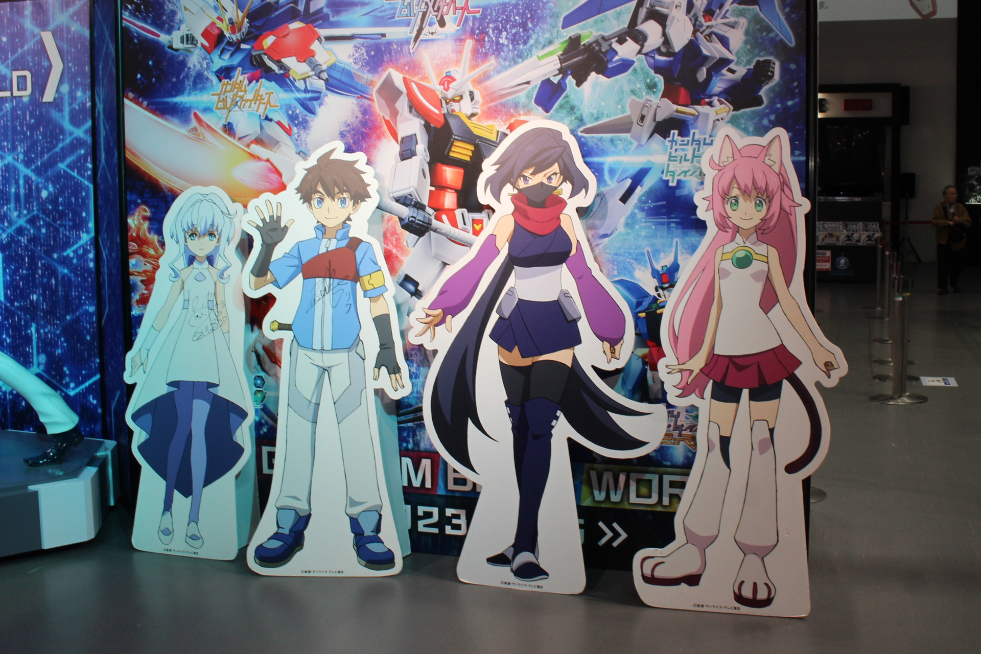 人気登場キャラクターの等身大パネルもある