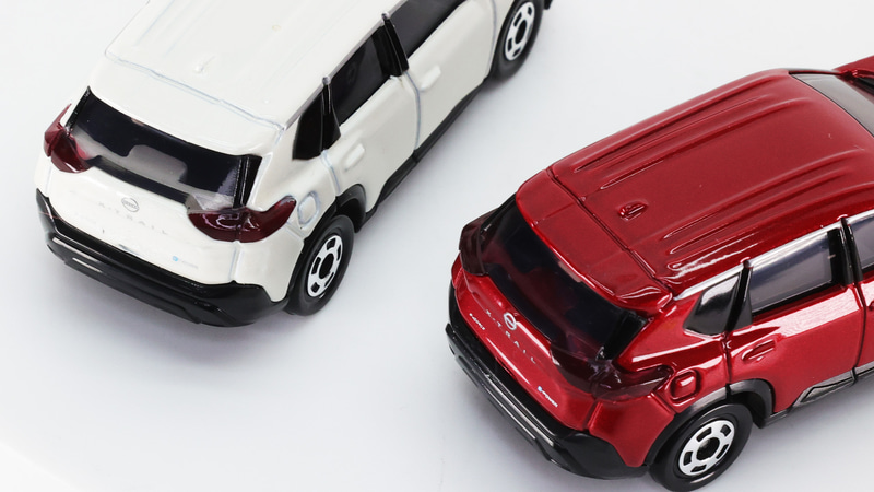 リアのコンビネーションランプはレッドでの塗装です