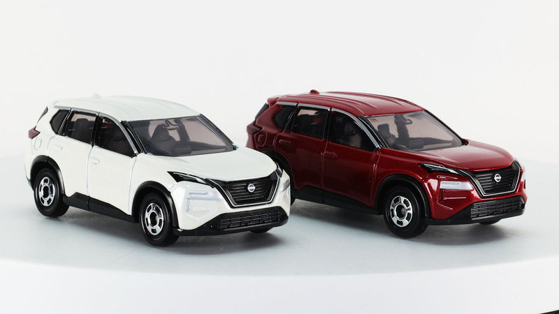 2台並べるとどこかのサービスエリアでみかけそうな並びです