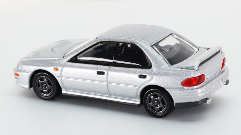 トミカプレミアムシリーズはハイディテールによる存在感が素晴らしいです