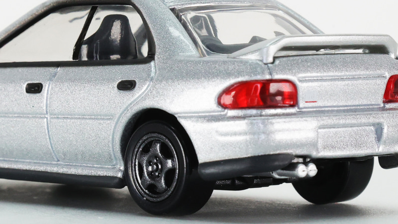 リアコンビライトもクリアーパーツで再現、豪華ですね！