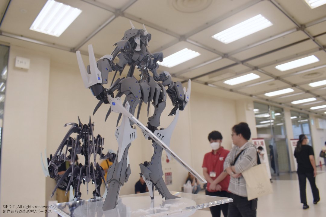 本イベントにて限定販売の「HSGK 1/72 デモール ファティマ搭載タイプ」の塗装済み完成品を展示！　先に販売された「デモール・ゾロ エトラムル型ファティマ搭載タイプ」も展示