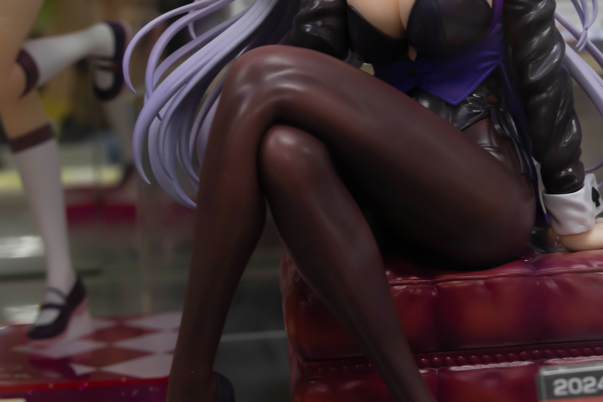 柔らかそぅな椅子の質感も良く出ている