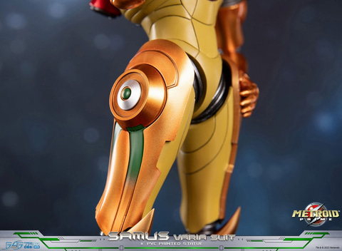 メトロイドプライム」よりバリアスーツ装着のサムス・アランが