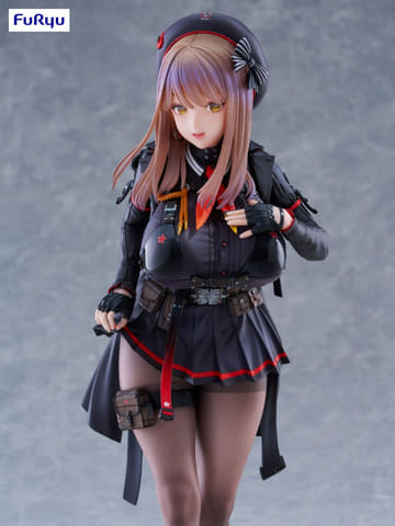 勝利の女神:NIKKE」より、可憐で豊満な「エマ 1/7スケール