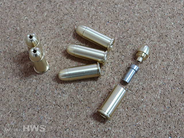 「ライトニング用.38口径リアル発火カートリッジ(6発)」、3,960円。火薬は7mmキャップ火薬を使用する