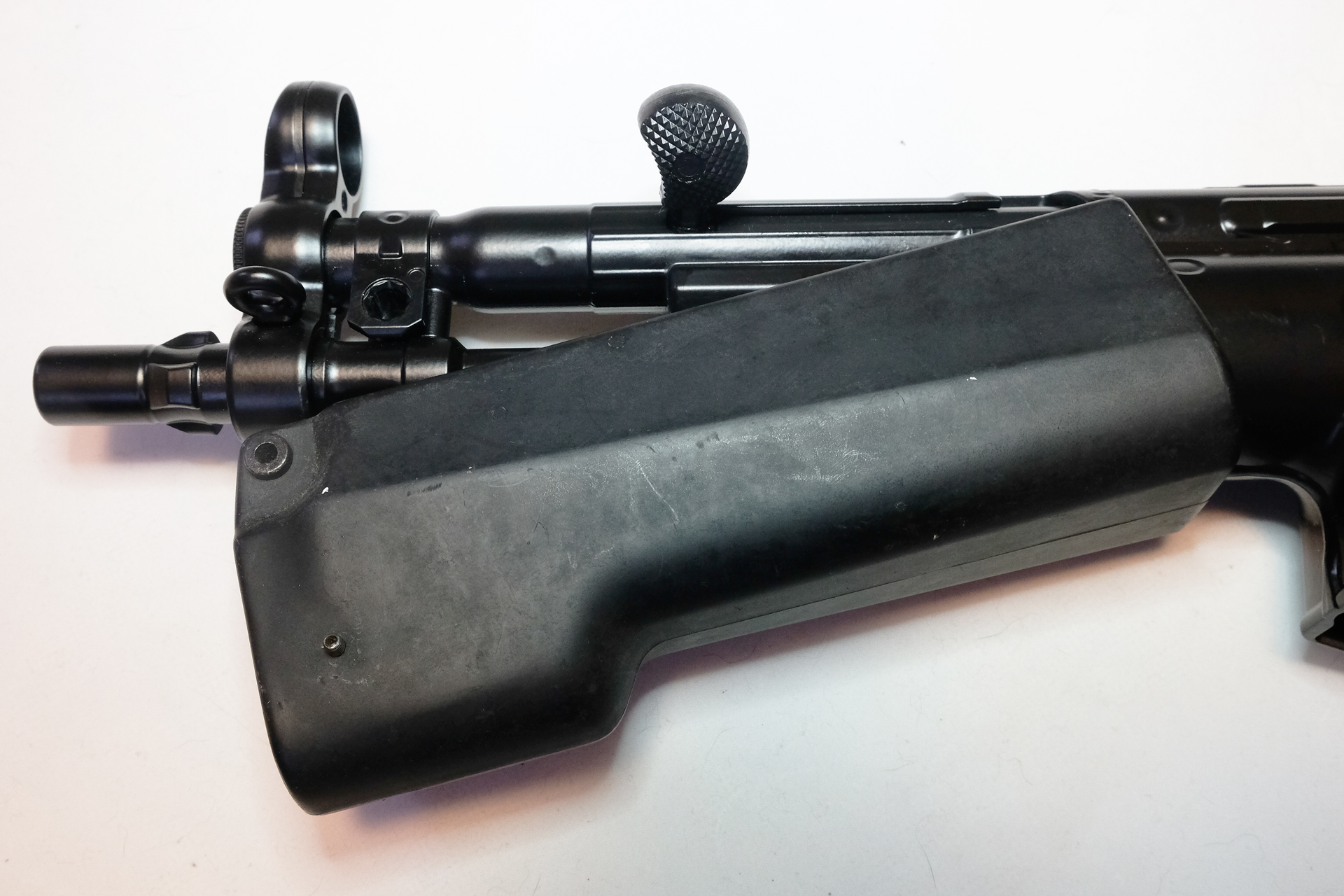 東京マルイ純正の電動ガンスタンダードタイプ用ハンドガードは次世代電動ガンには付けられない