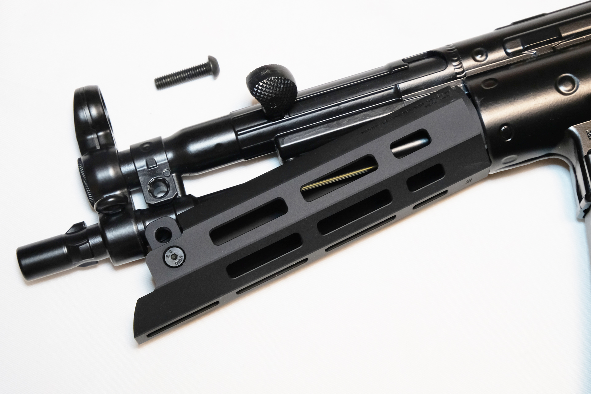 次世代電動ガン「MP5」シリーズ用なのでネジ1本でポン付け可能
