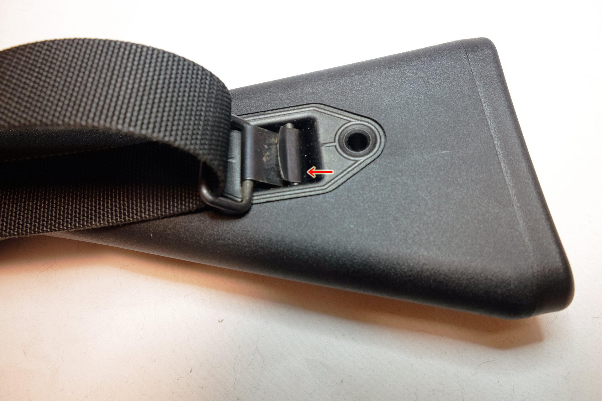 30年越しの悲願で、実銃用のスリングが取り付けられた