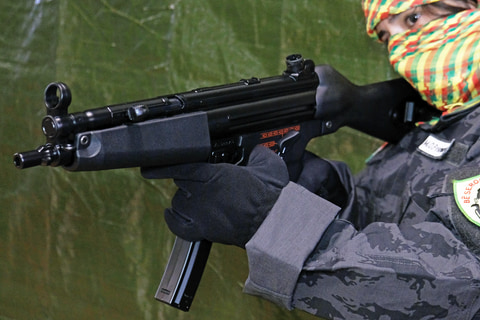 レビュー】東京マルイ、「次世代電動ガン MP5 A4」レビュー 初心者でも