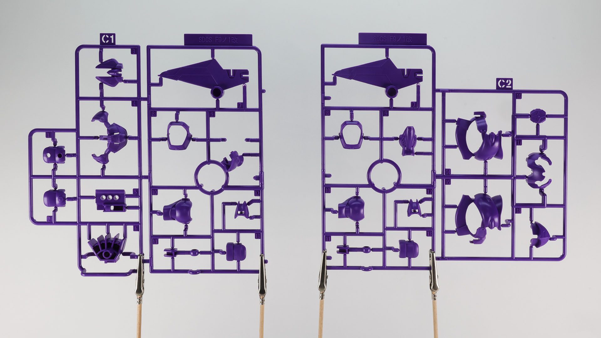 C1/C2:各部外装と装備（一部パーツが外れています）