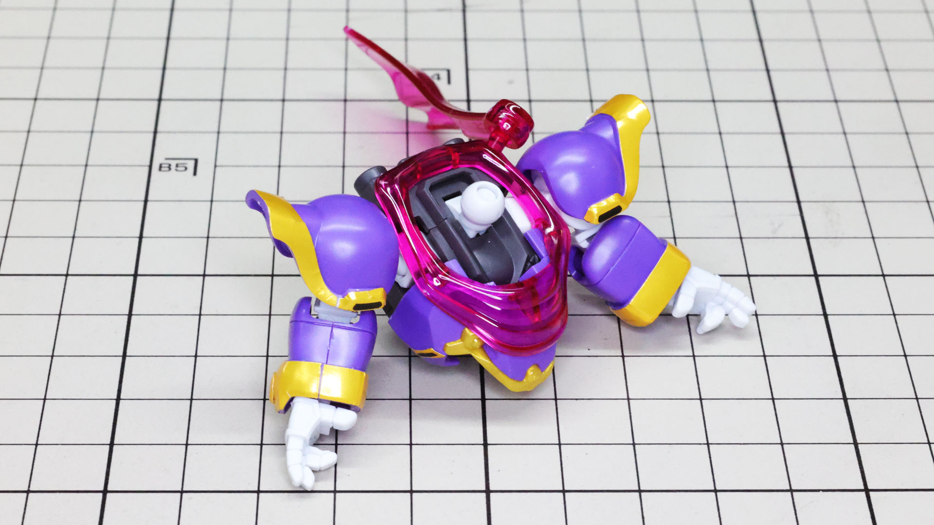 ボディに腕部を取り付けてみました。表情のあるハンドパーツがいい味出してます！