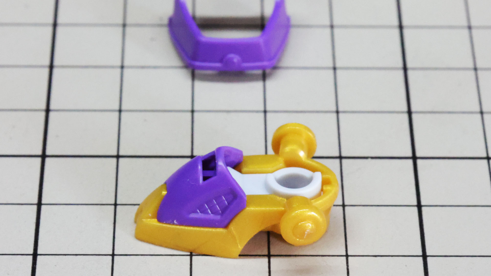 ソール部はカラーリングをパーツ分けで再現！