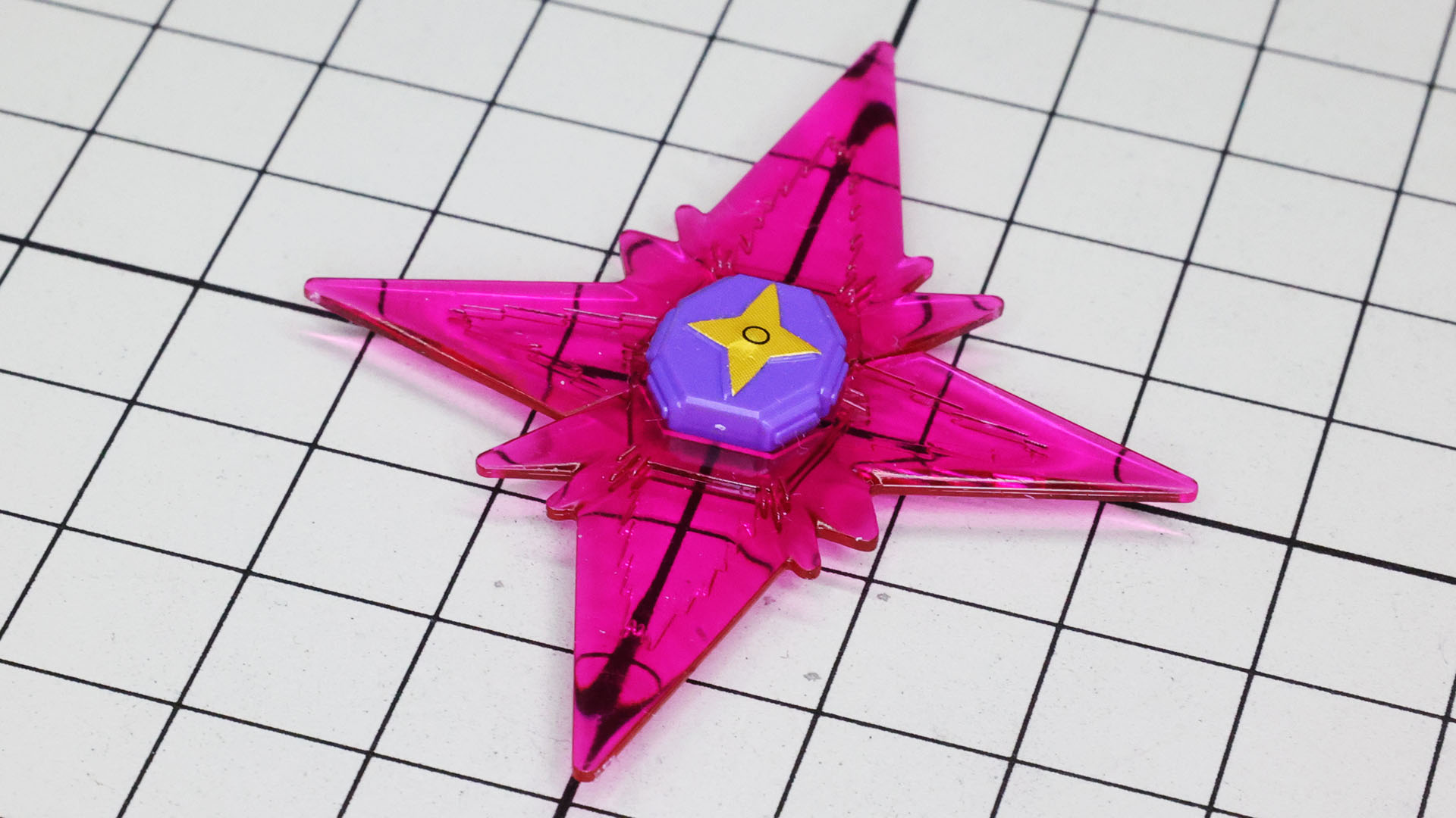 ビームシールドは2つのクリアーパーツで構成され、“ビームシールド大手裏剣”と呼びます