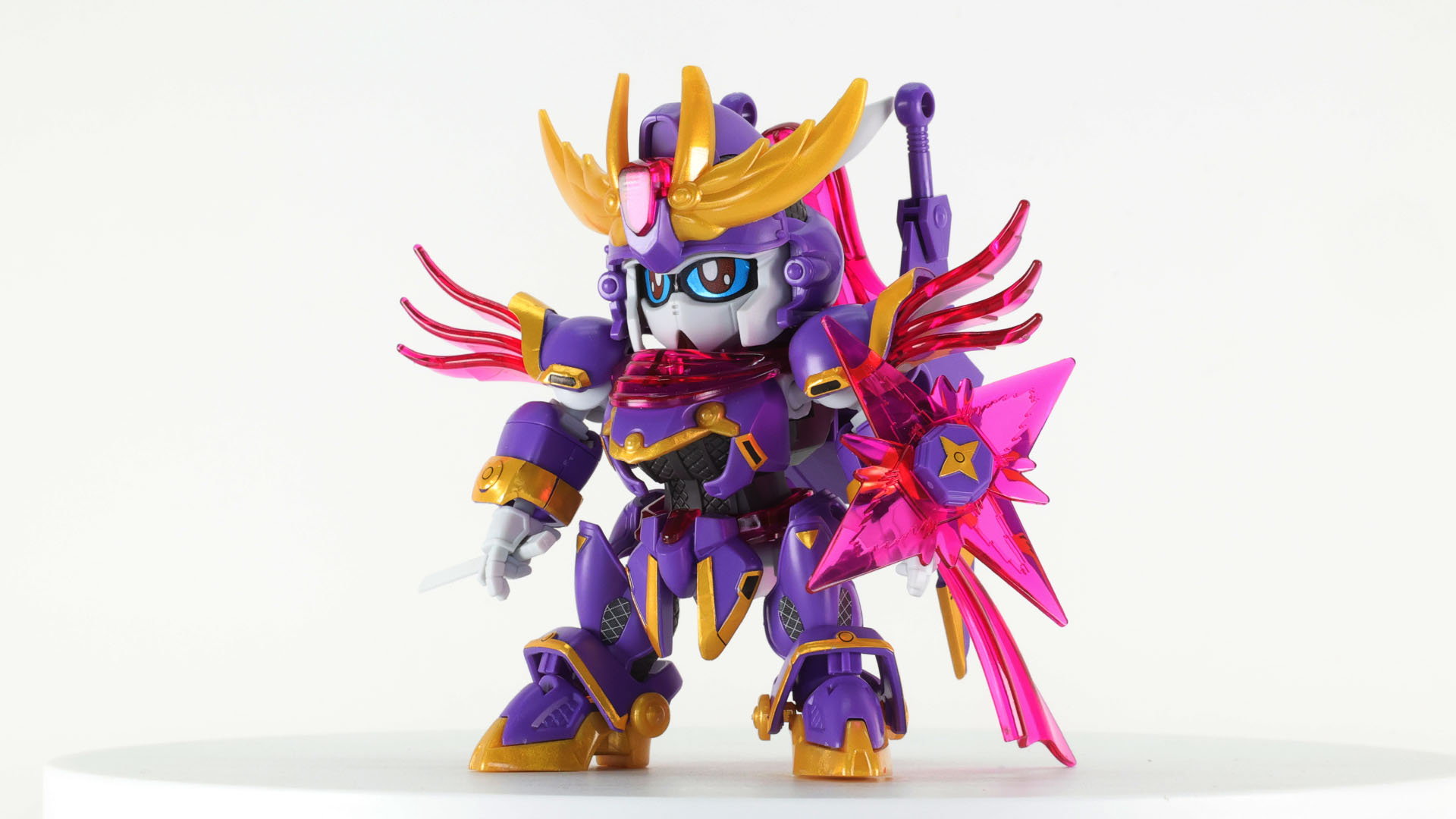 まずはSDスタイルから。そこかしこにモチーフとなったガンダムF91のデザインが見えて楽しいです