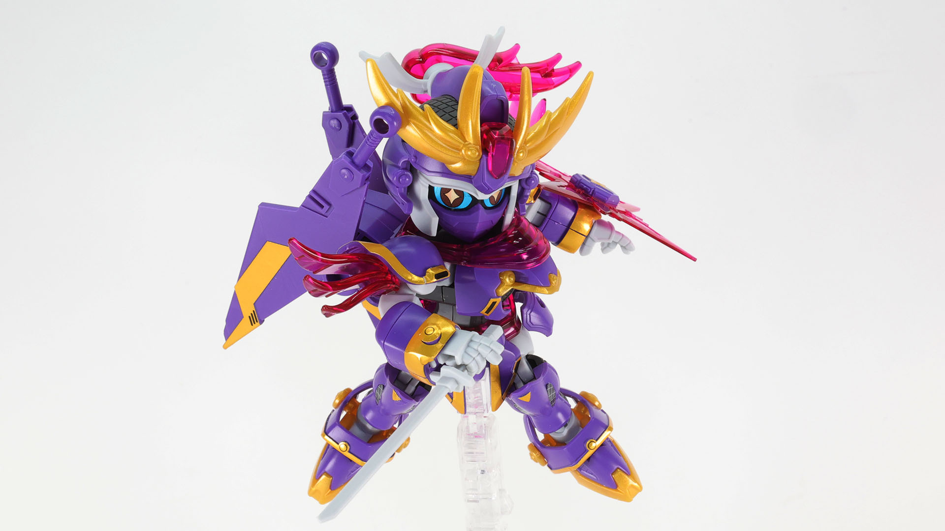 顔のパーツを回転させると表情が一変します！