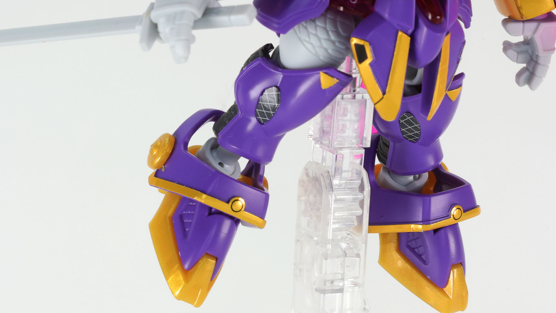 ガンダムF91の特徴を凝縮した脚部