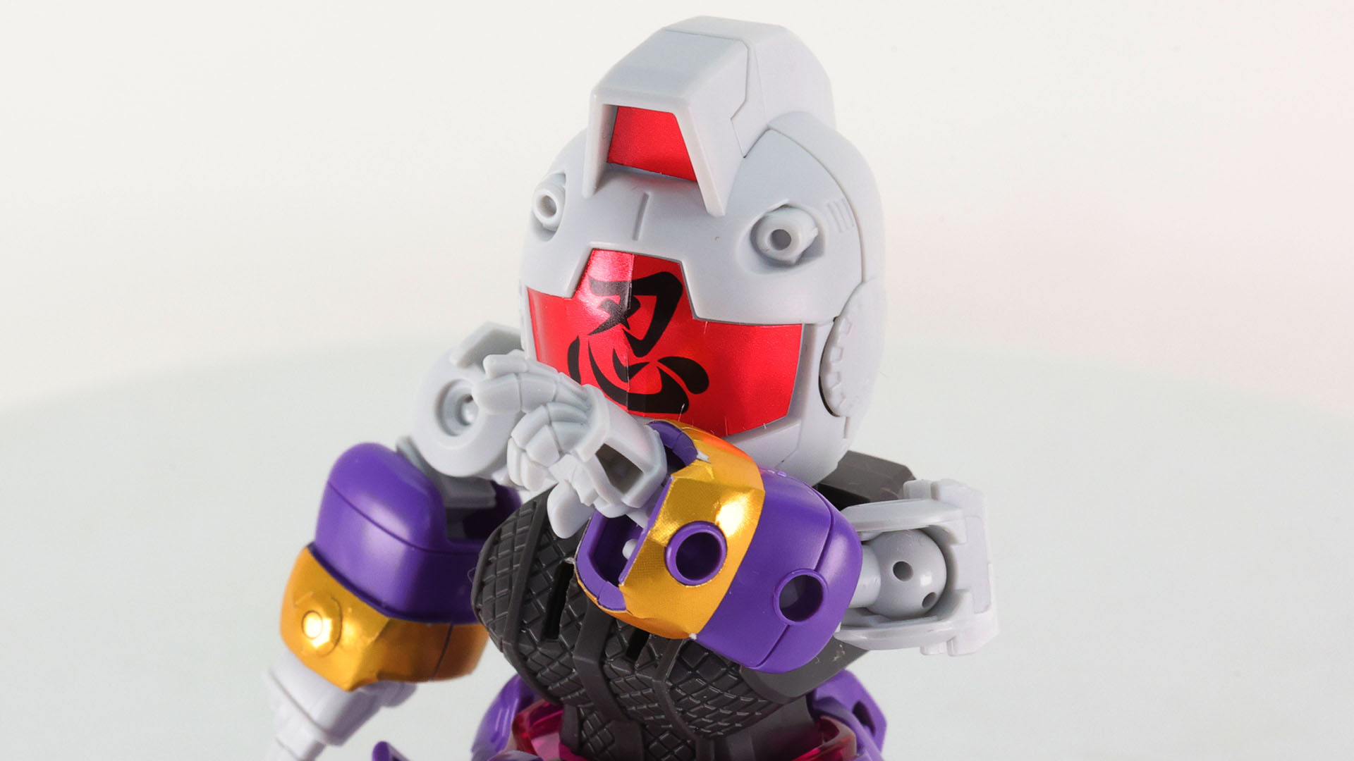 隠密行動を得意とするF9ノ1はジムヘッドで世を忍んでいた！