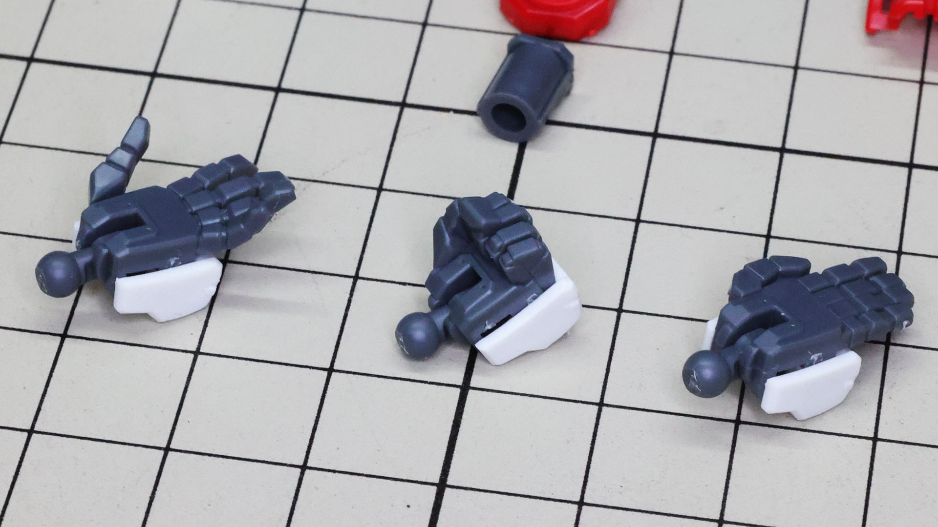 それぞれ上下にそらすことができる構造になっています