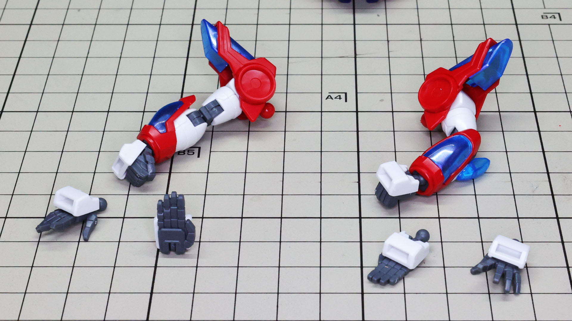 すばらしいバランス！はやく組み上げてポージングさせたいですね