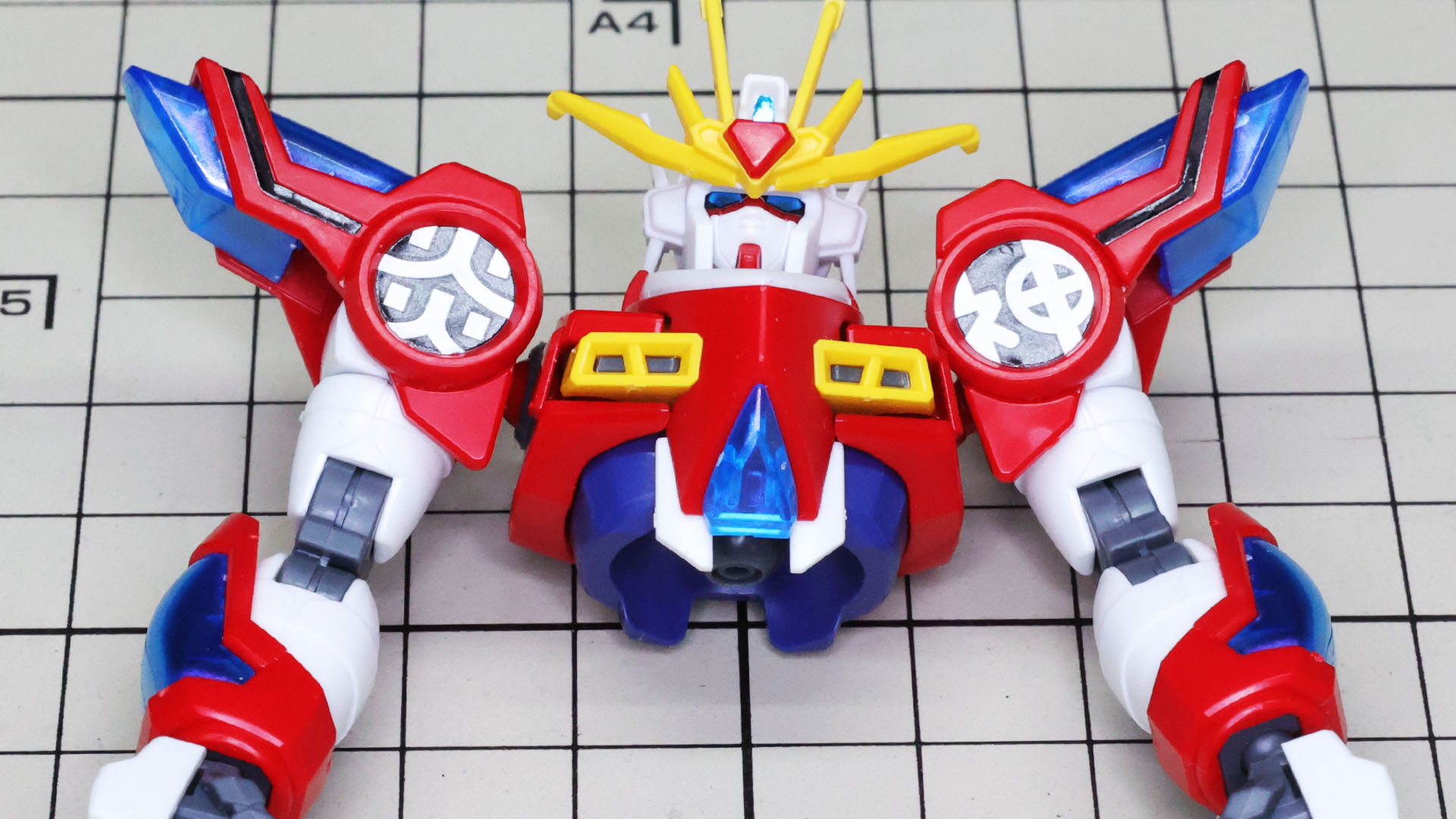 肩アーマーの黒ラインと「炎」・「神」マークを貼りこみました