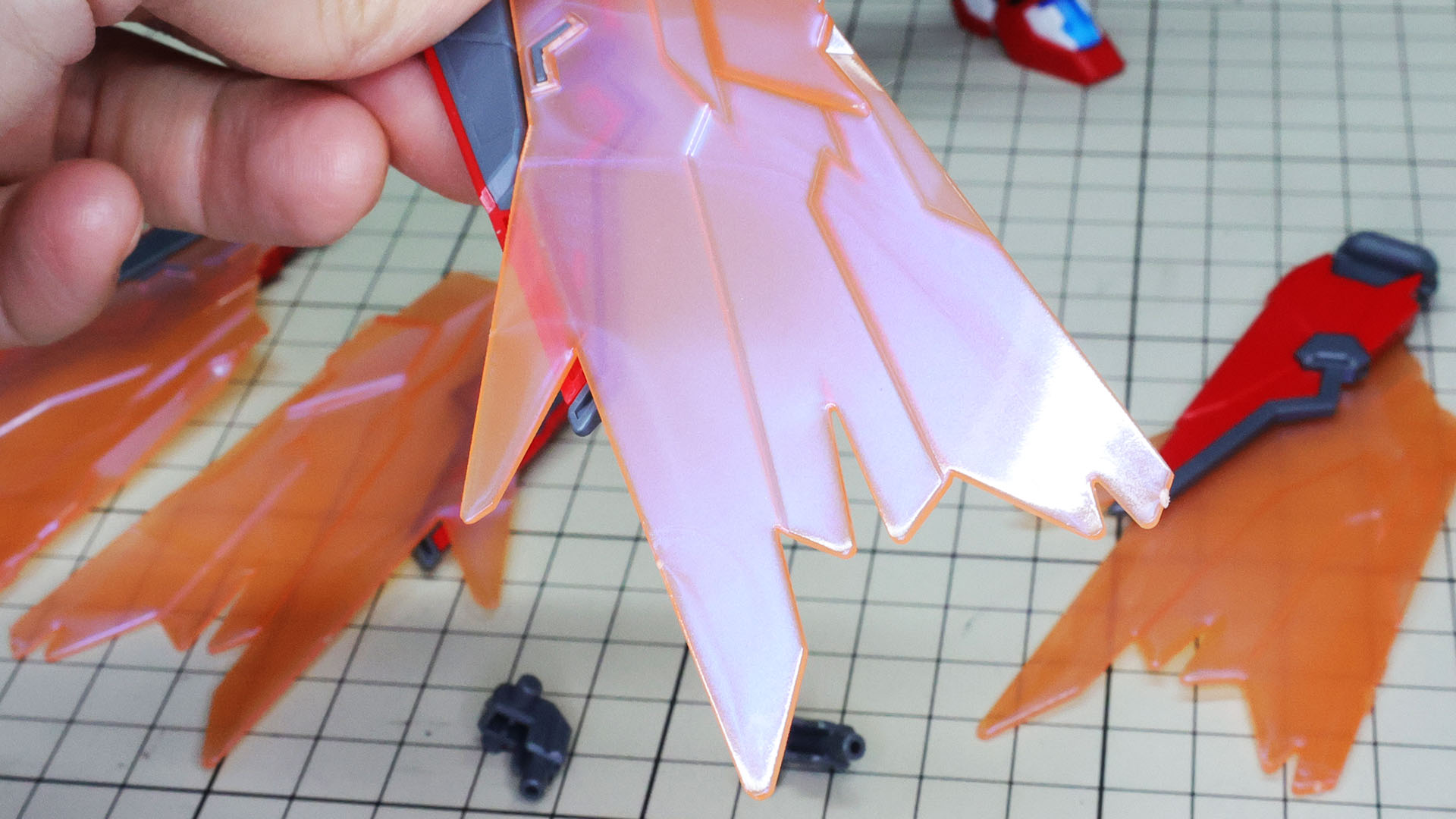 偏光樹脂の色の変化が分かるでしょうか。肉眼で見るとさらにキレイな色変化を見せます