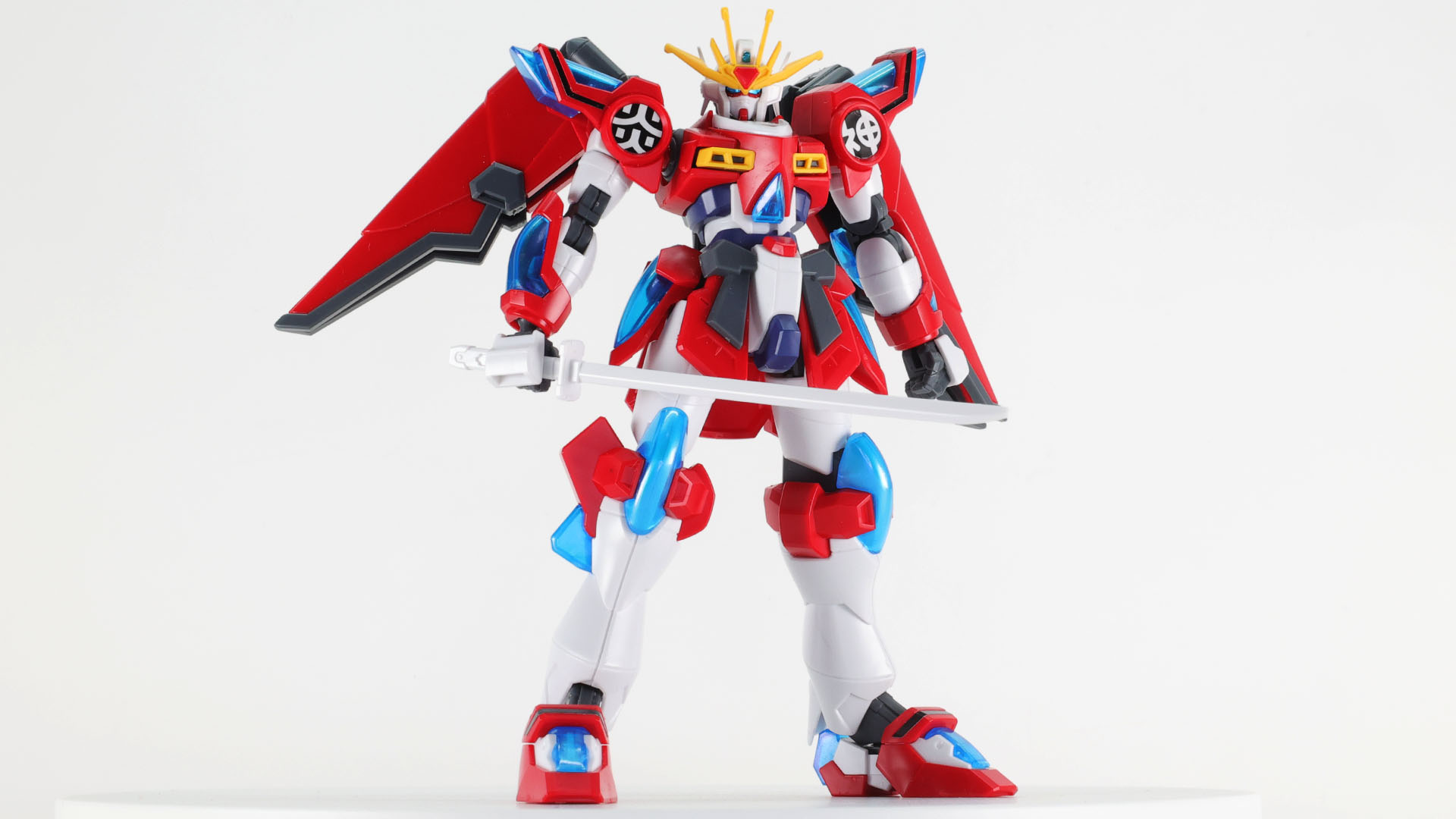 エフェクトなしの太刀も持たせられます。金属色で塗装するとぐっと見栄えが上がりそうです