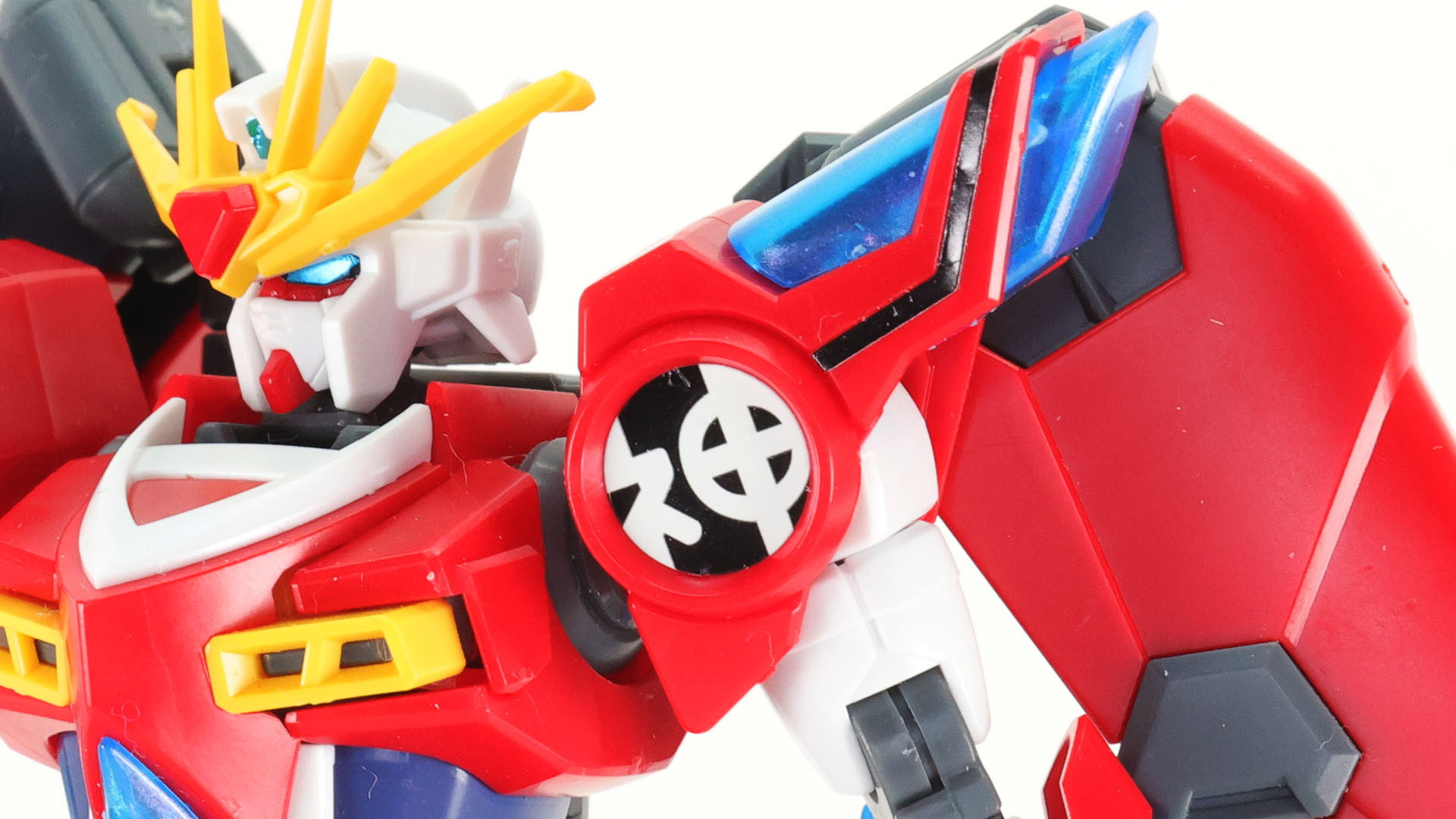 左肩には「神」