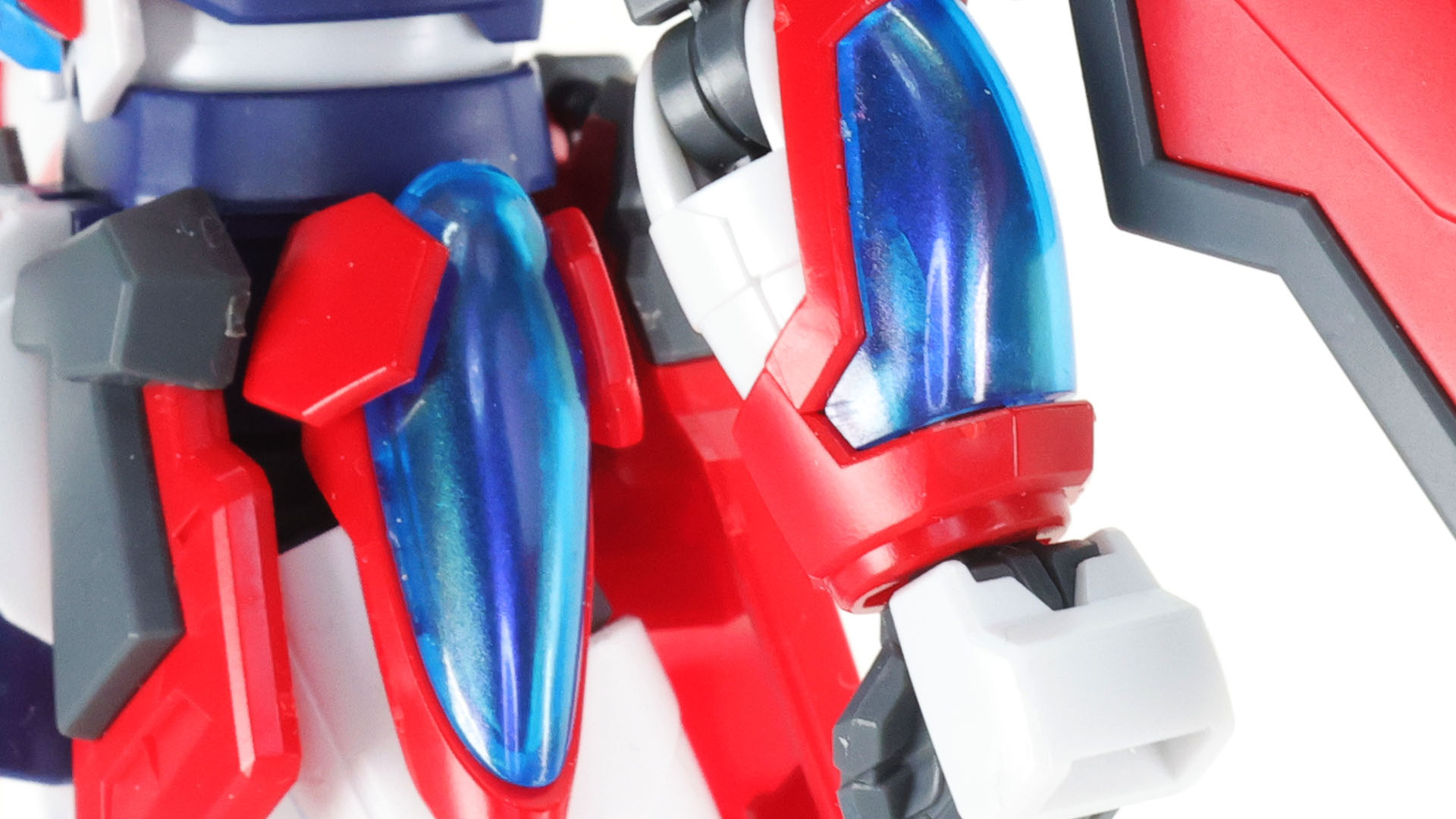 腰部も凝ったカラー再現となっていなす